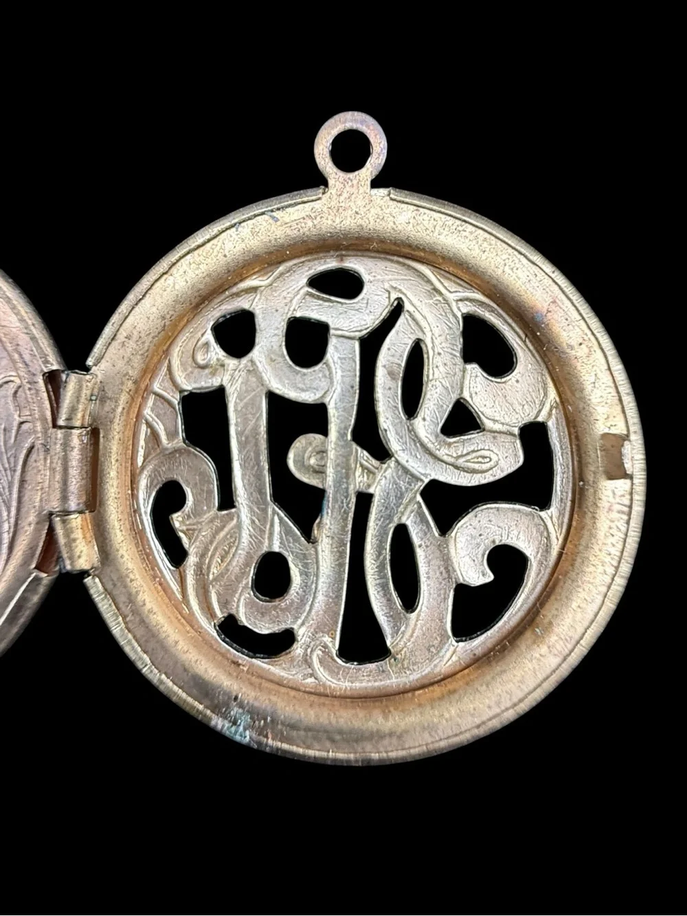Vintage Round Cutout Locket Pendant Gold-tone - Picture 3 of 6